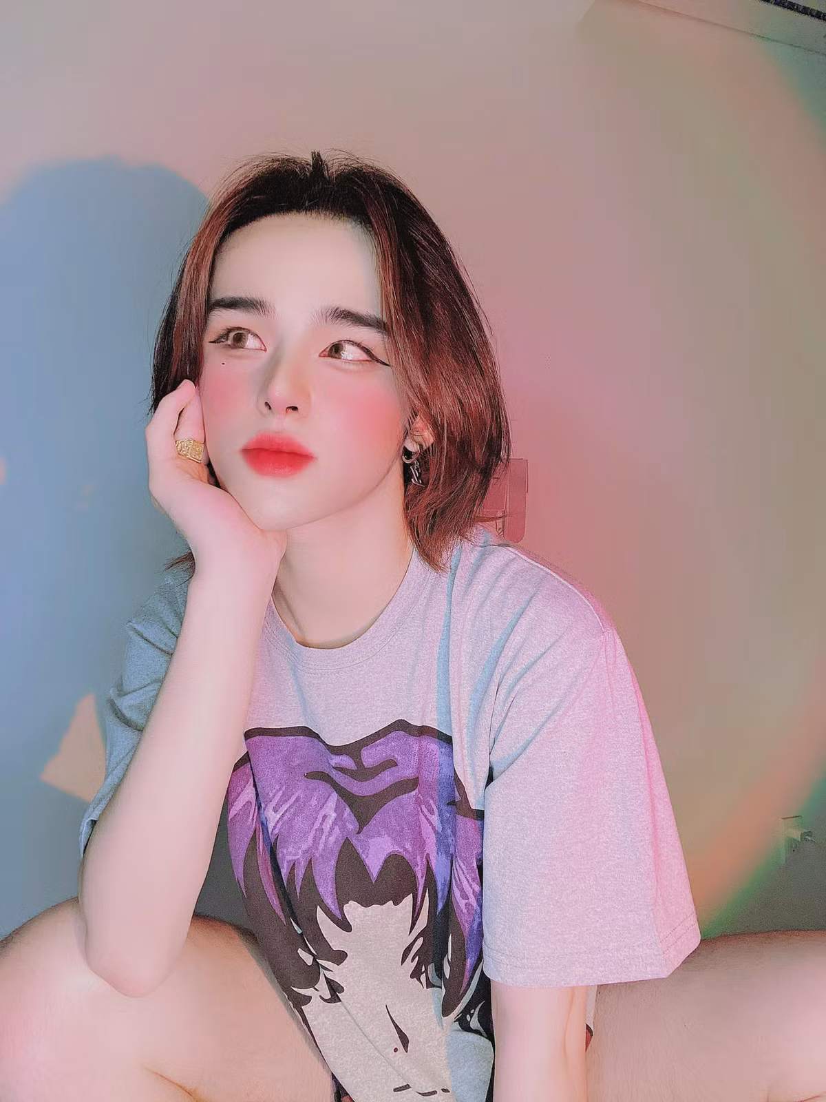 Dù đã lên tiếng thừa nhận trên MXH nhưng theo Đức Bo chia sẻ, bố mẹ anh chàng vẫn chưa biết giới tính thật của anh.