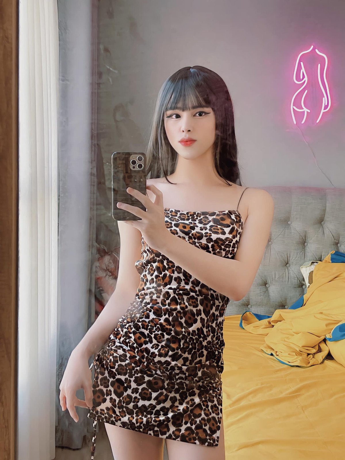 Trong một lần chia sẻ, Đức Bo cũng cho biết anh là người song tính (Bisexual), có thể thích cả 2 phái nam và nữ.