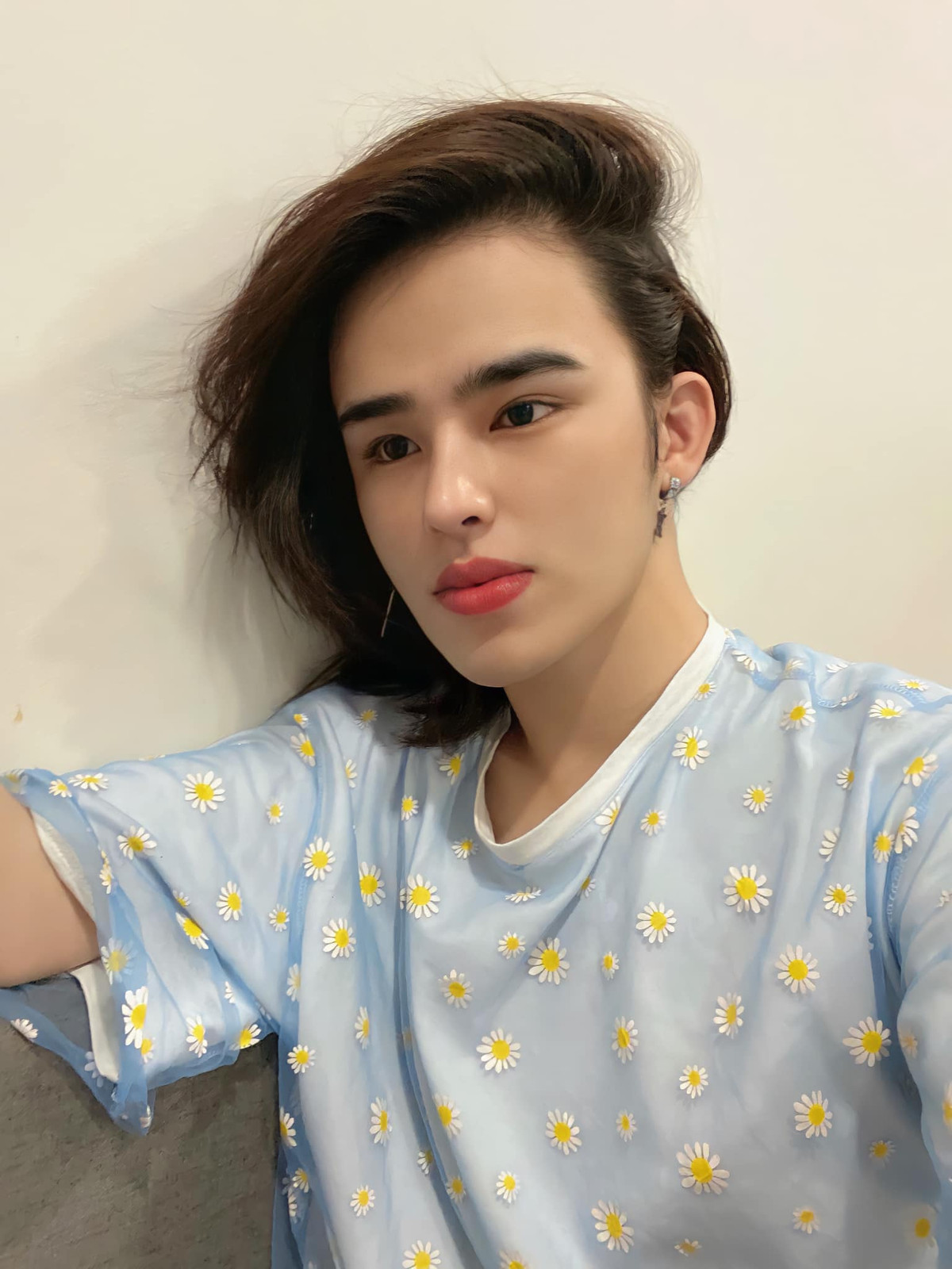 Theo đó, một trong những tiêu chí mà Đức Bo đưa ra cho người yêu tương lai của mình là không được cạo trọc hay để đầu đinh, bởi theo anh nếu như thế trông rất dữ tợn. Ngoài ra, "nửa kia" của Đức Bo phải độc lập kinh tế, có lập trường.