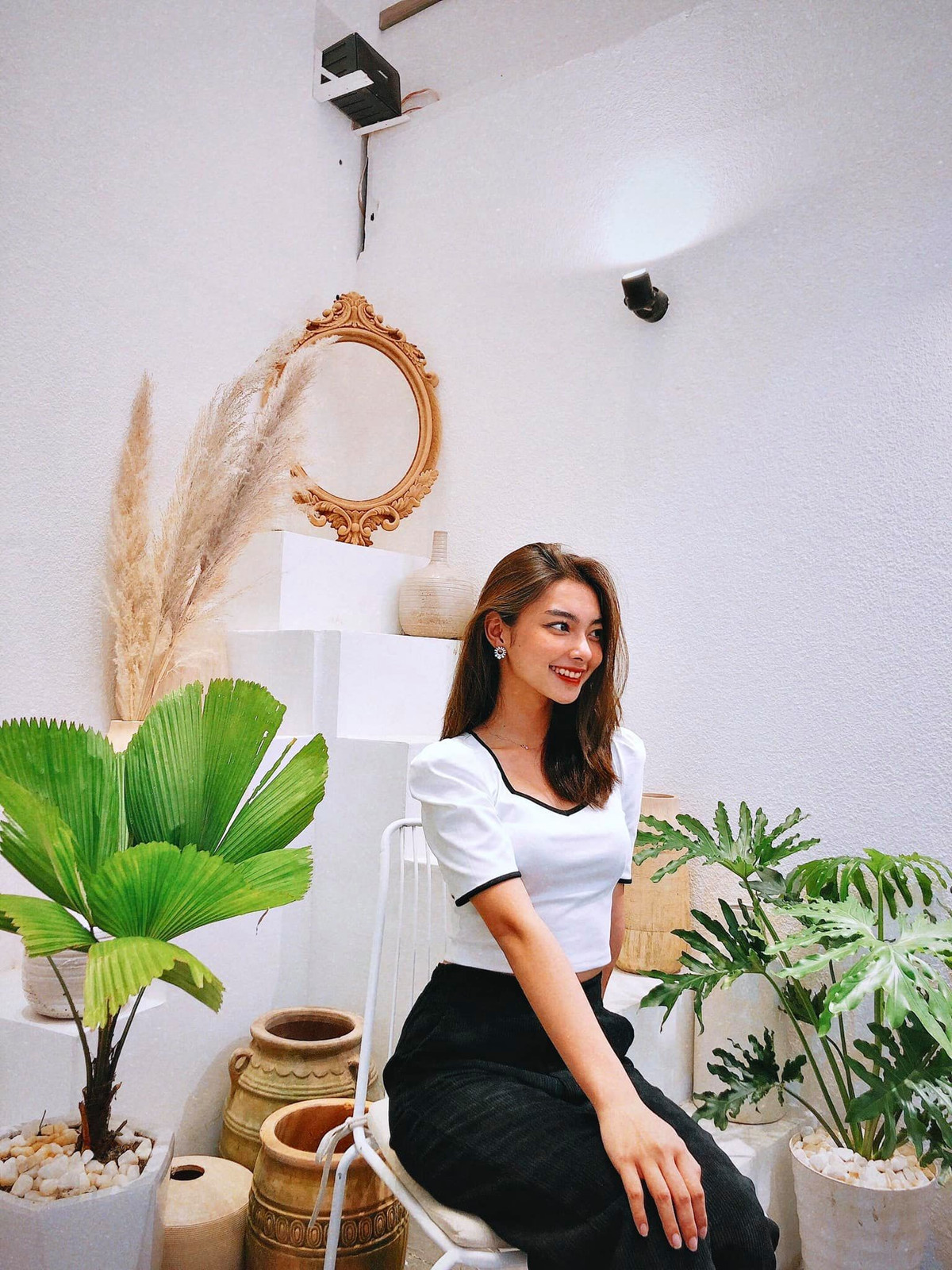 Từ khi nổi lên sau đoạn clip đeo đầy vàng ngày cưới, trang cá nhân của Quỳnh Lê nhận được sự quan tâm hơn cả. Hiện tại cô nàng đang sở hữu hơn 2 ngàn theo dõi. Ảnh: FBNV