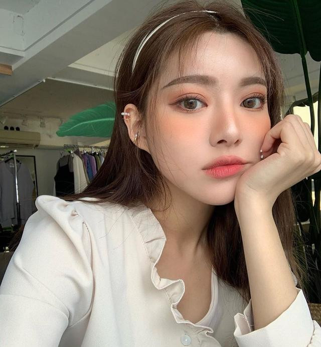 Chen Lian (24 tuổi) là beauty blogger nổi tiếng mạng xã hội Đài Loan với nghệ danh An An.