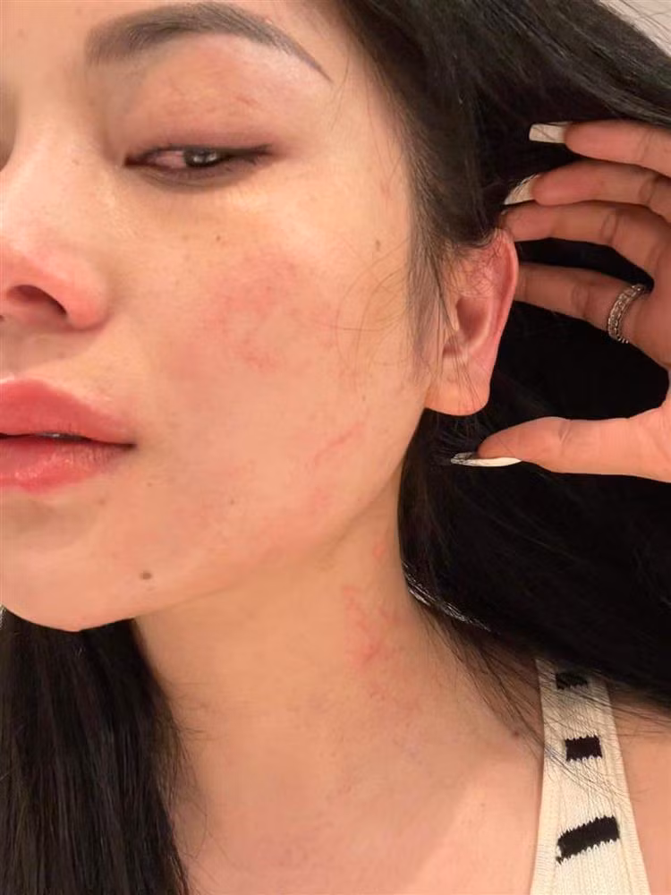 Tuy nhiên, tất cả mọi thông tin trên chỉ là suy đoán của dân mạng, vụ việc ra sao chỉ Lily Chen biết rõ.