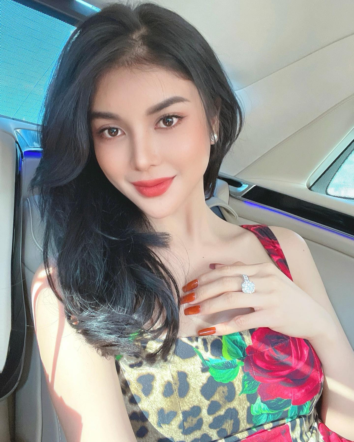 Chưa rõ Lily Chen đang muốn nhắc đến ai hay chuyện gì nhưng dân mạng không khỏi tò mò.