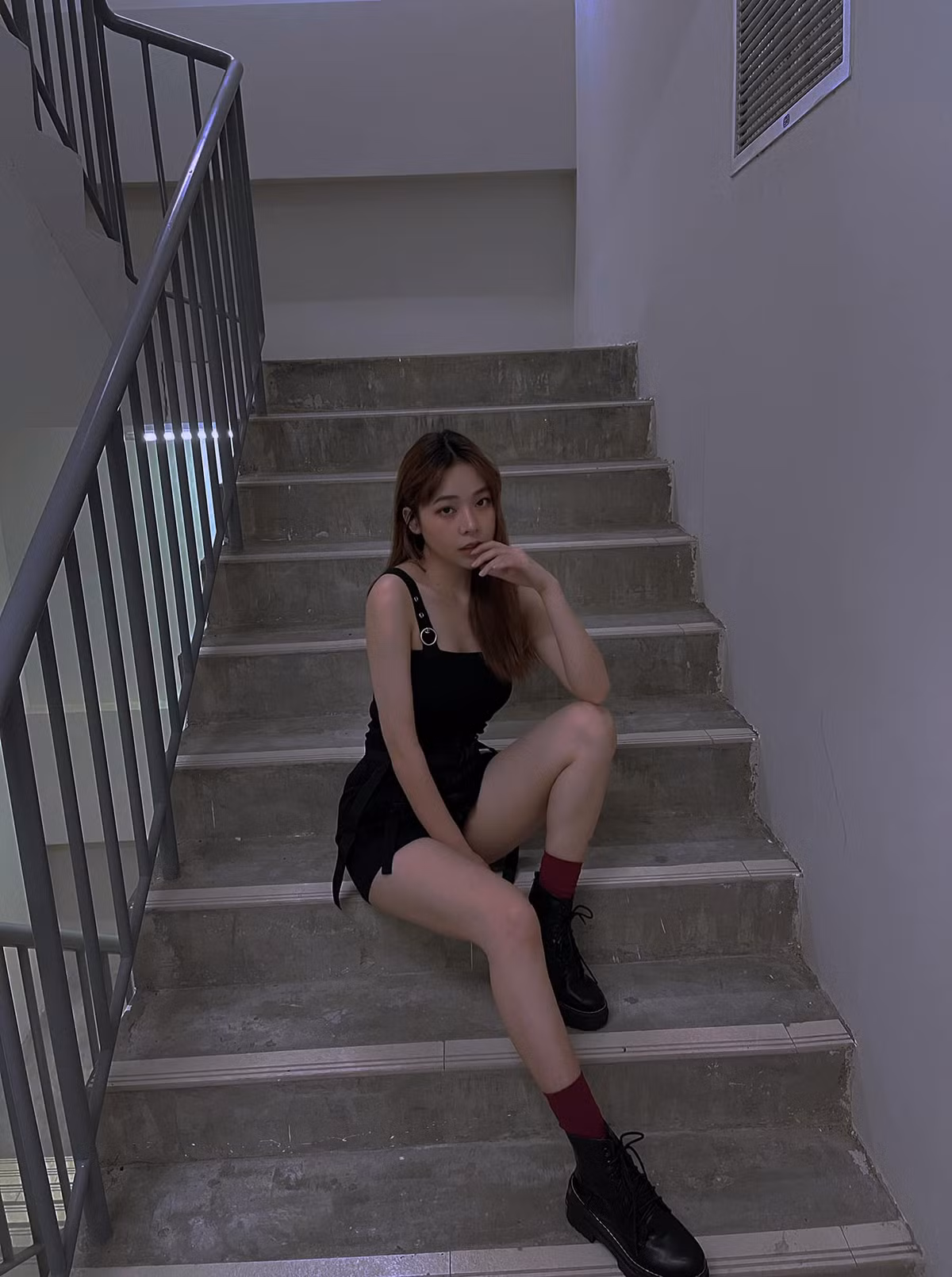 Quỳnh Miêu biết cách hài lòng với những gì mình có. Với cô, muốn có tương lai tốt thì hiện tại cũng phải sống một cách vui vẻ đã.