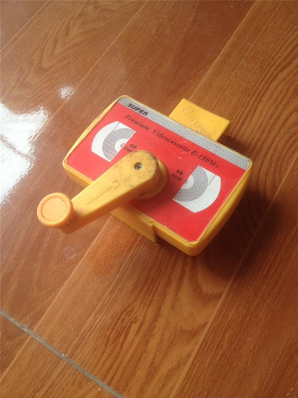 Chiếc băng cầm tay chỉ những thanh niên 8x, 9x đời đầu mới biết rõ, các bạn 2000 chắc chắn sẽ mắt tròn mắt dẹt khi nhìn thấy.