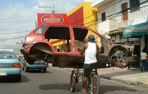 Shipper “bac thay” lam netizen tron mat voi pha giao hang cong kenh