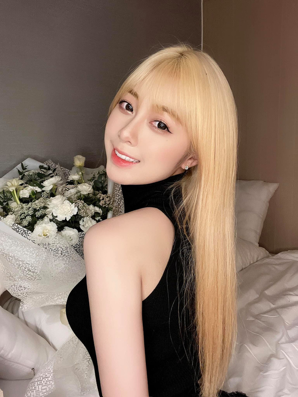 Hot girl 2K sở hữu khuôn mặt xinh đẹp, giống với những ngôi sao thần tượng Hàn Quốc.