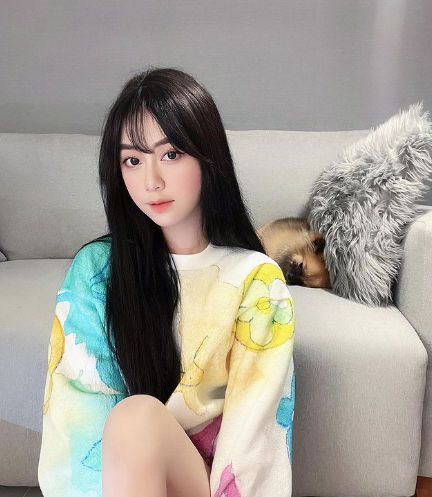 Gái xinh 2K luôn gây ấn tượng với vẻ đẹp trẻ trung, đậm chất gái Hàn.