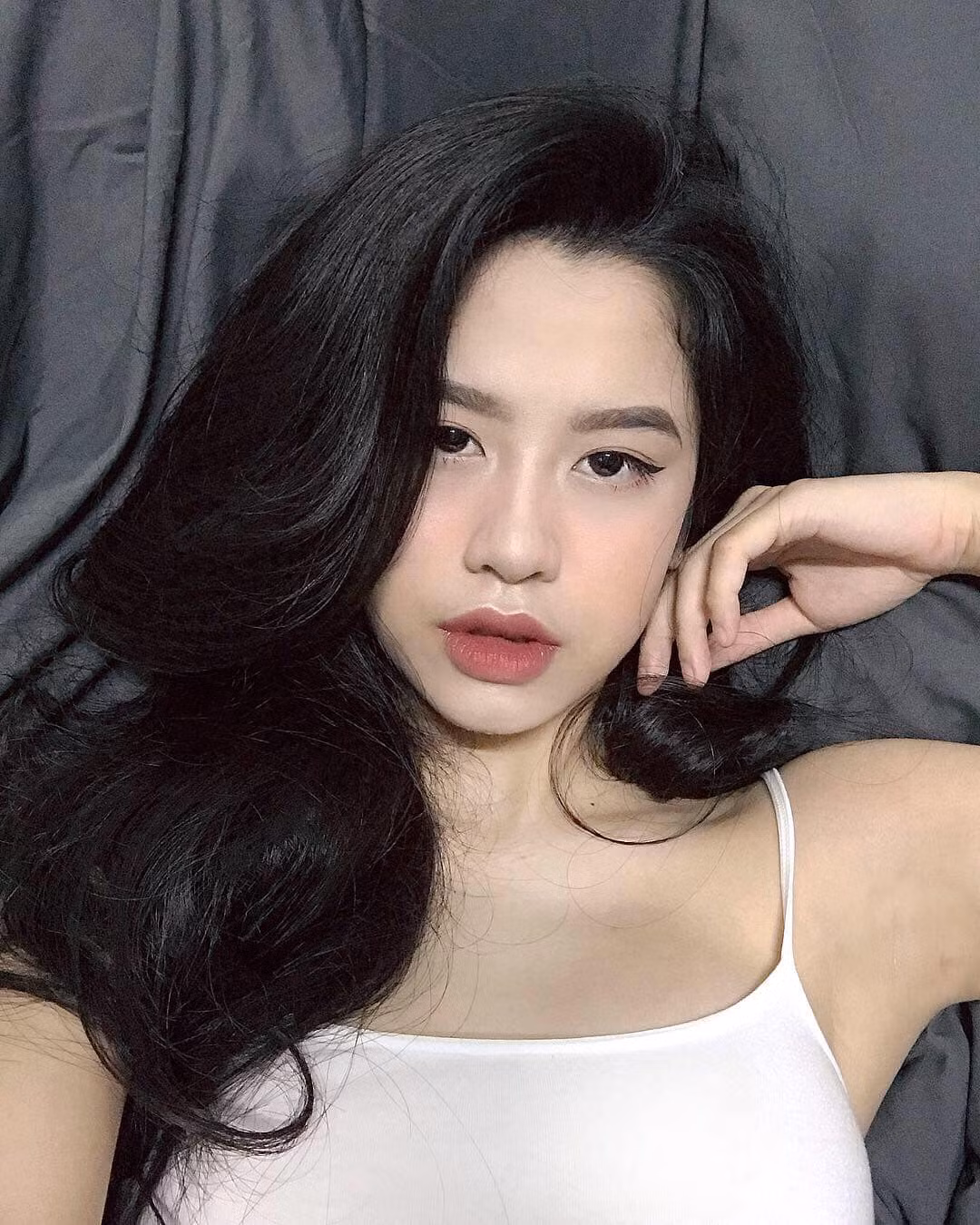 Hiện tại, ở tuổi 22, Hàn Hằng trông vẫn xinh đẹp, rạng rỡ dù cô nàng có sụt cân và thân hình mảnh mai hơn.