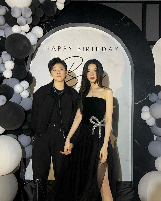 Xuất hiện trong bữa tiệc sinh nhật tròn 21 tuổi của mình, hot girl Bâu, tên thật là Nguyễn Ngọc Phương Vy gây sốt với nhan sắc xinh đẹp như nữ thần.