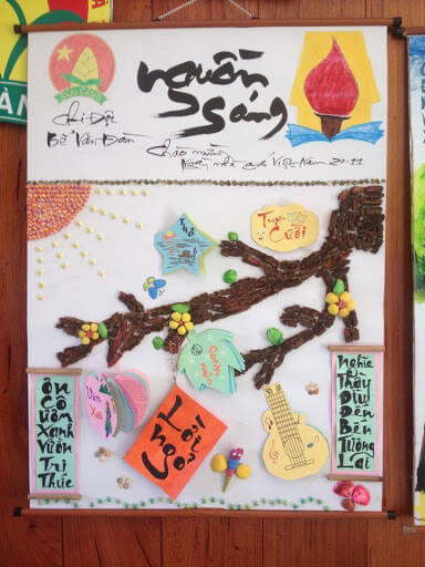 Toàn bộ những bài thơ, nét vẽ trên tờ báo tường đều là do học trò tự thiết kế.