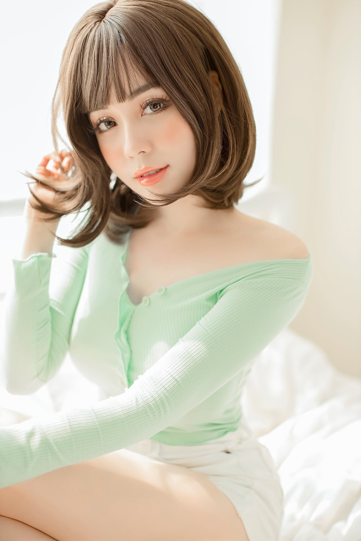 Bộ ảnh mới của Âu Hà My được khen ngợi bởi nhan sắc cô nàng nổi bật hơn hẳn sau lùm xùm ly hôn.