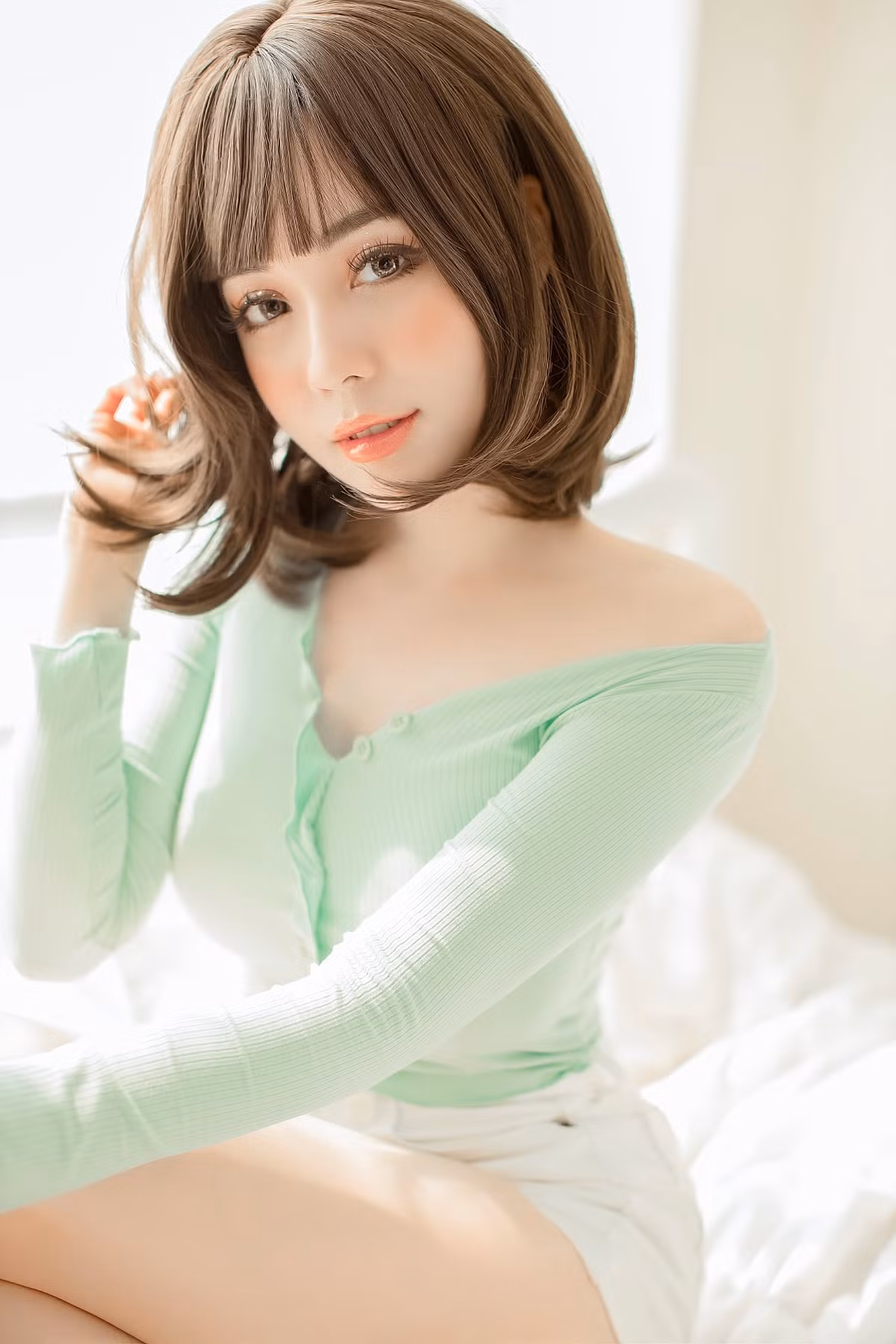 Bộ ảnh mới của Âu Hà My được khen ngợi bởi nhan sắc cô nàng nổi bật hơn hẳn sau lùm xùm ly hôn.