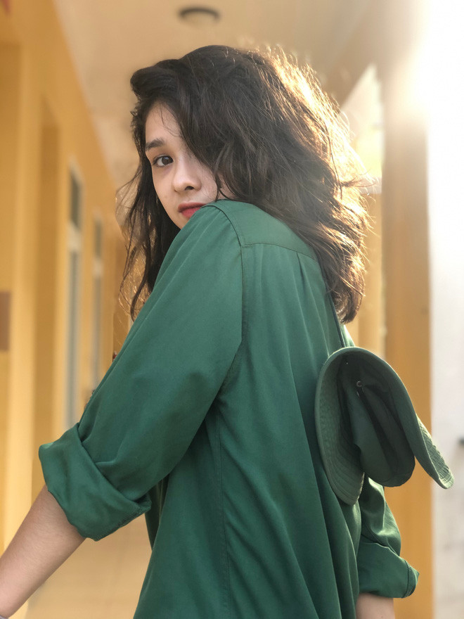 Hiện tại, Emily đang trong thời gian thi nên lịch học ôn thi khá căng thẳng.