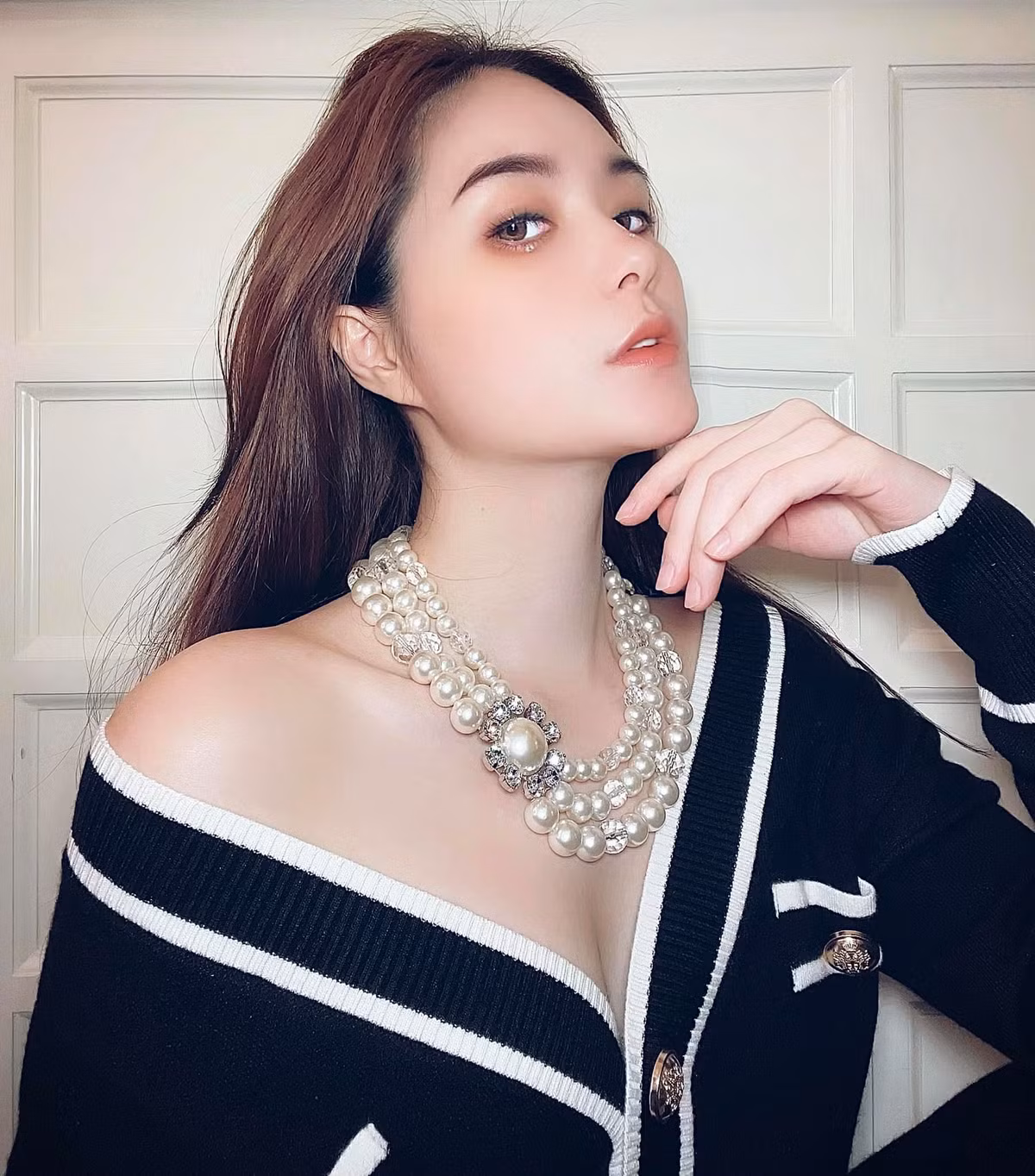 Đoàn Di Băng là nữ ca sĩ thế hệ 9X đình đám một thời. Khi sự nghiệp ca hát đang lên cao, nữ ca sĩ bất ngờ kết hôn cùng với ông xã là đại gia nổi tiếng Nguyễn Quốc Vũ. Ảnh: Tổng hợp