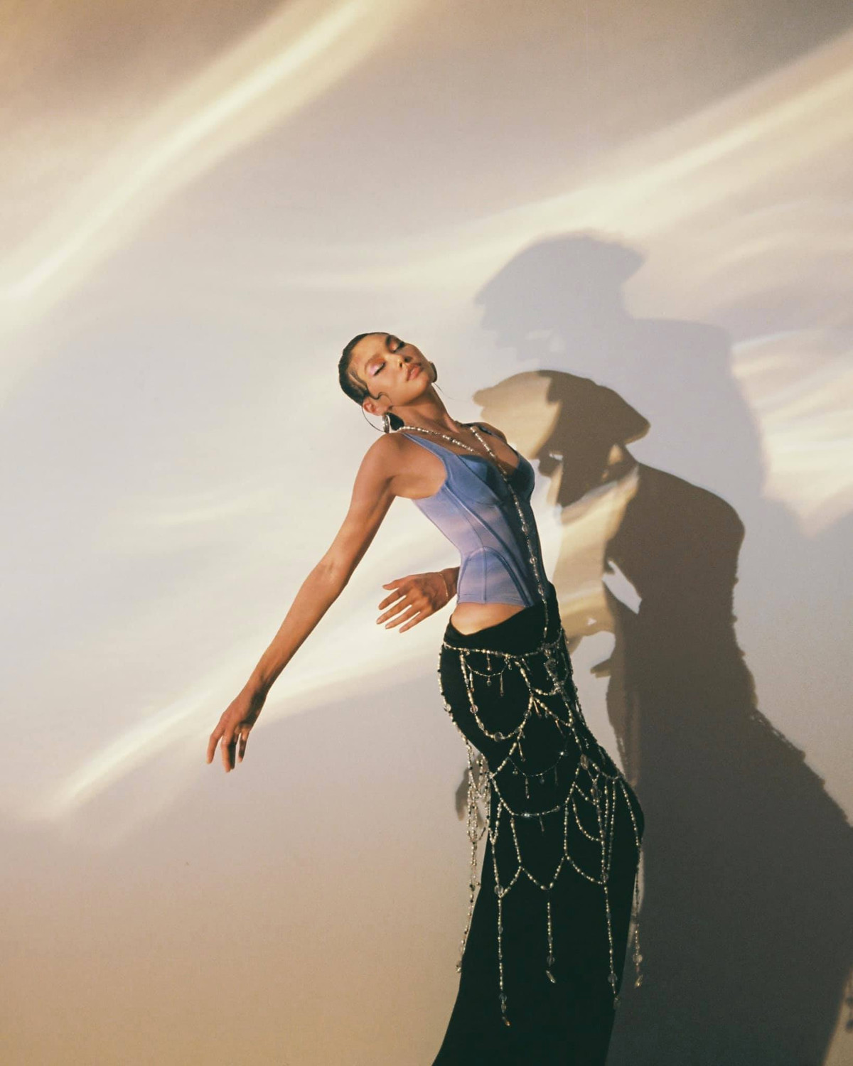 Trước khi đến với cuộc thi sắc đẹp này, Thảo Nhi Lê từng được biết đến là rich kid gây choáng nhiều lần với cuộc sống sang chảnh, ngập trong đồ hiệu.