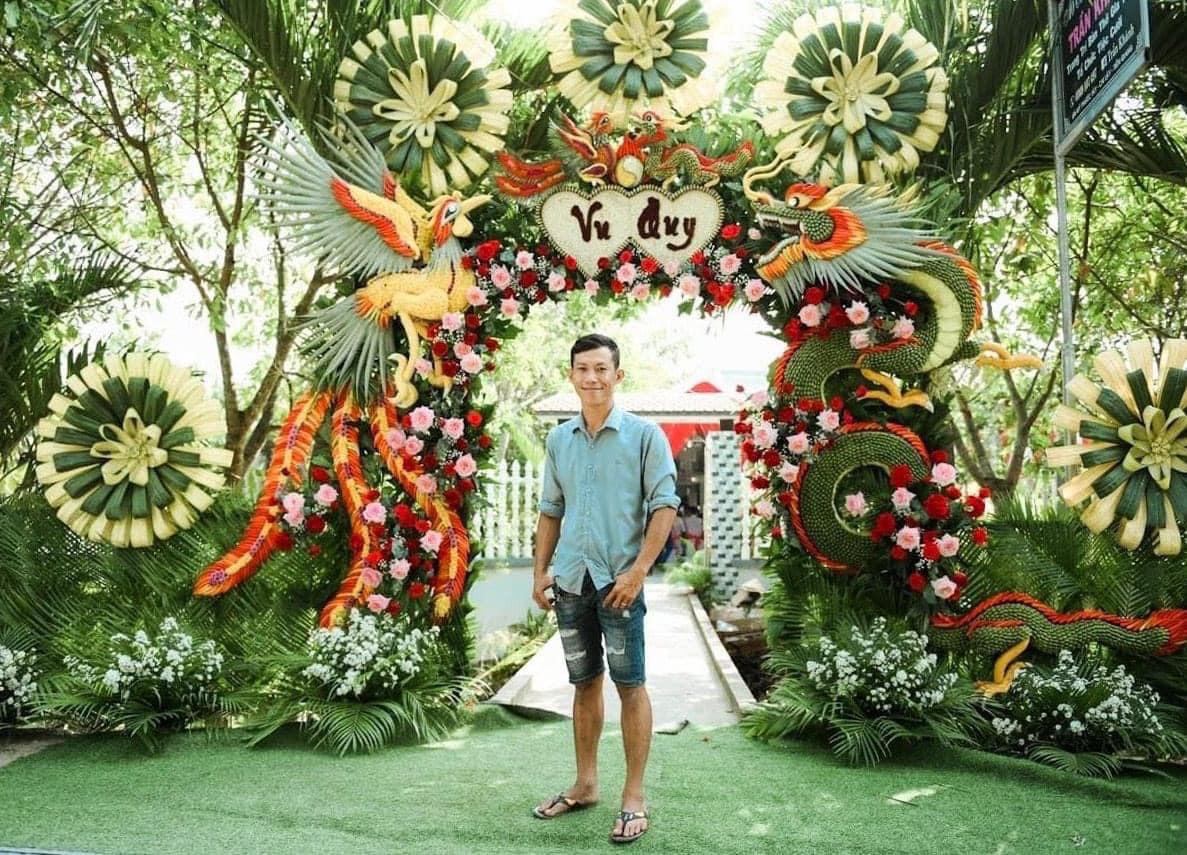 Miền Tây luôn có những nét đẹp văn hóa độc đáo và thu hút các quan khách khi đến đây. Một trong đó là phong tục về đám cưới và sự độc lạ của những cánh cổng cưới có một không hai.