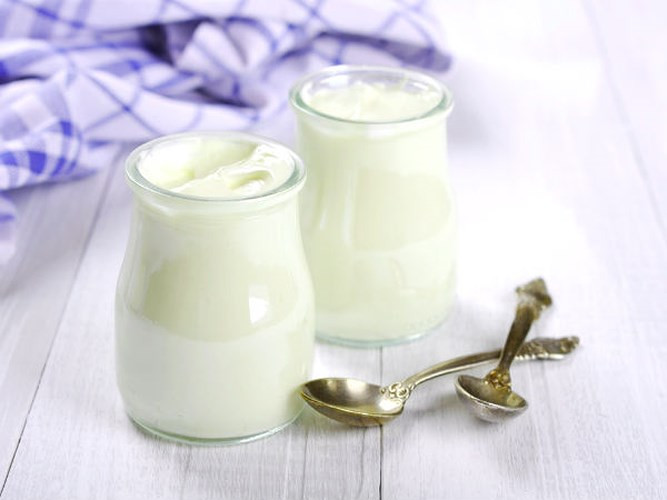 Probiotics: Một cách tự nhiên khác để làm sạch ruột kết của bạn là dùng các chế phẩm sinh học trong chế độ ăn uống. Thực phẩm probiotic như sữa chua, dưa chua và các loại thực phẩm lên men khác phục hồi các vi khuẩn có lợi trong ruột giúp giữ cho ruột kết của bạn khỏe mạnh và làm sạch nó bằng cách kiềm chế tình trạng viêm.