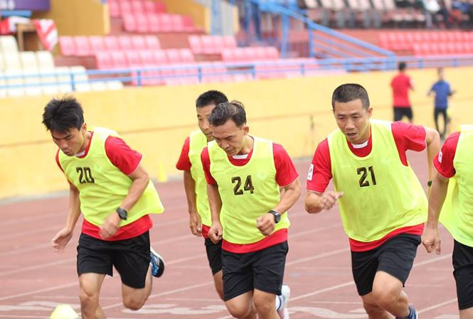 Trọng tài Dương Ngọc Tân đã xỉu ở buổi kiểm tra thể lực các trọng tài ở Hàng Đẫy hôm 2/4.