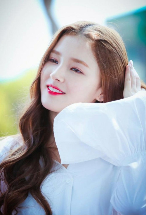 Thường xuyên dùng những thực phẩm thiên nhiên sẽ giúp làm đẹp da từ bên trong - Ảnh: Internet.