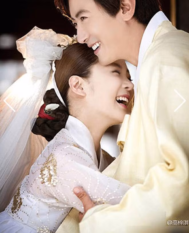 Tháng 10 năm 2014, cả hai làm lễ cưới ở cả Hàn Quốc và Trung Quốc theo hai nghi thức truyền thống lẫn hiện đại. Tháng 12 năm ngoái, Chae Rim sinh con đầu lòng sau 3 năm cưới.