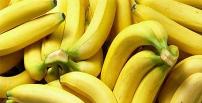  Chuối tiêu không ăn khi đói Nhiều người cho rằng phụ nữ mang thai nên ăn các loại chuối tây quả nhỏ sẽ lành hơn là ăn chuối tiêu. Đặc biệt bà bầu không được ăn chuối tiêu khi đang đói bụng vì chuối có chứa nhiều magiê. Ăn chuối khi đói sẽ gây ra hiện tượng mất cân bằng magiê và canxi trong máu gây ảnh hưởng đến hệ tim mạch. 