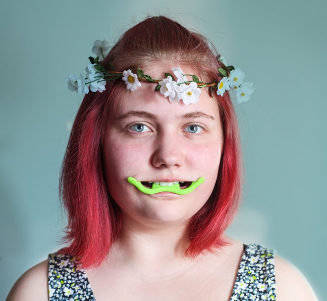 Dụng cụ này được cho là sẽ giúp bạn có nụ cười đẹp hơn.