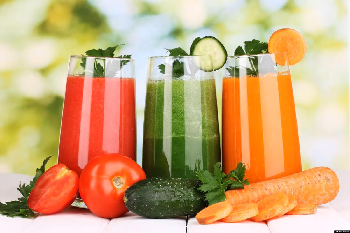 Hiện nay có nhiều cách giảm béo, đánh tan mỡ bụng hiệu quả từ việc áp dụng các biện pháp thiên nhiên đến công nghệ hiện tại. Dù thời gian có phần lâu hơn nhưng cách giảm mỡ bụng bằng thiên nhiên, các nguyên liệu sẵn có vẫn được chị em ưa chuộng bởi tính an toàn, thân thiện với sức khỏe Sinh tố trái cây là món nghiền của nhiều người trong đó có những loại sinh tố có tác dụng giảm mỡ bụng hiệu quả. Sau đây là 5 loại sinh tố trái cây có tác dụng giảm mỡ bụng mà bạn có thể áp dụng.