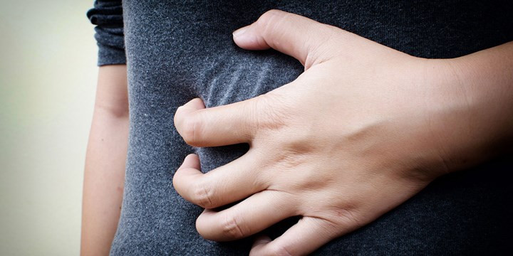 Tác dụng phụ đến hệ tiêu hóa: Những tác dụng phụ này bao gồm nôn mửa, táo bón, tiêu chảy và buồn nôn. Mặc dù các tác dụng phụ này khá phổ biến trong hóa trị, đôi khi chúng có thể rất nghiêm trọng nếu xuất hiện tình trạng đi ngoài ra máu.