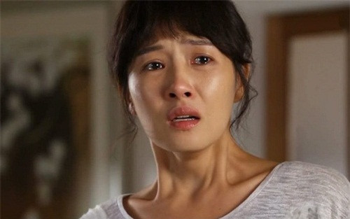 Chet lang phat hien bi mat viec chong di ngu la deo san... bao cao su