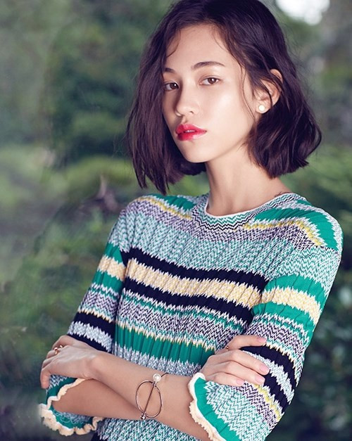 3. Ngực lép Núi đôi nhỏ không tạo áp lực cho các dây thần kinh khi bị kéo căng để chịu trọng lực từ đôi gò bồng đảo to lớn, khiến vùng cổ và đầu thường xuyên bị đau nhức. Hơn nữa, ngực nhỏ cũng giúp bạn ngăn ngừa và phát hiện căn bệnh ung thư vú dễ dàng hơn.