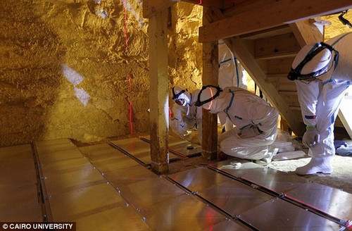 Bằng việc sử dụng các công nghệ như đo nhiệt độ bằng hồng ngoại, quét không gian 3D bằng tia laser và máy dò tia vũ trụ "muon", bí ẩn đang dần được bóc tách.