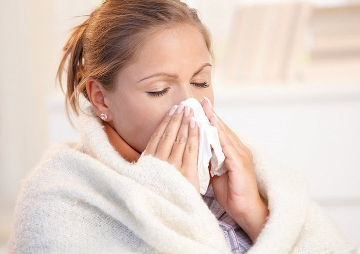 Cảm lạnh, viêm xoang và mũi bị tắc gây khó thở. Dùng thuốc cần thiết để loại bỏ những vấn đề này sẽ giúp bạn thở dễ dàng hơn và giảm nguy cơ chảy nước dãi vì bạn sẽ không phải thở ra từ miệng nữa.