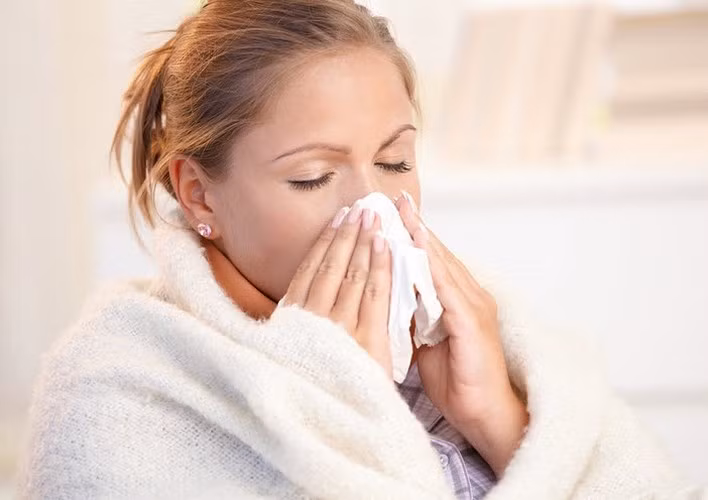 Cảm lạnh, viêm xoang và mũi bị tắc gây khó thở. Dùng thuốc cần thiết để loại bỏ những vấn đề này sẽ giúp bạn thở dễ dàng hơn và giảm nguy cơ chảy nước dãi vì bạn sẽ không phải thở ra từ miệng nữa.