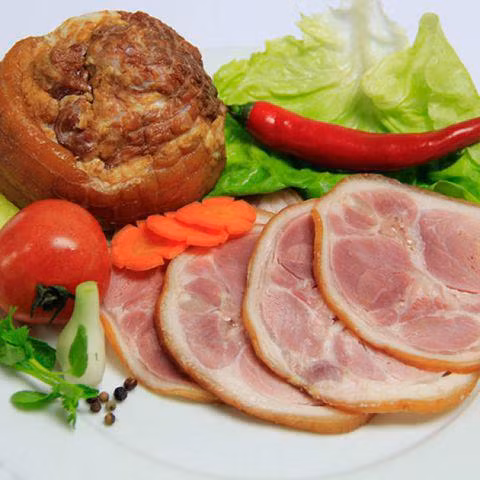 Trước khi chiên rán các thực phẩm ướp muối nên cho giấm vào dầu. (Ảnh minh họa). Trước khi chiên rán các thực phẩm ướp muối nên cho giấm vào dầu. (Ảnh minh họa).