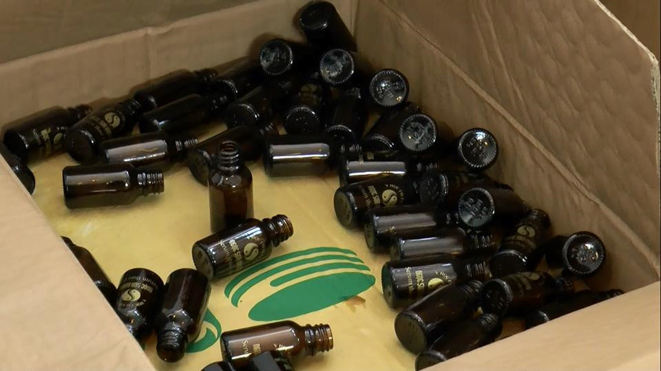 Hàng nghìn vỏ Serum ban đêm dưỡng ẩm, trắng da trị nám