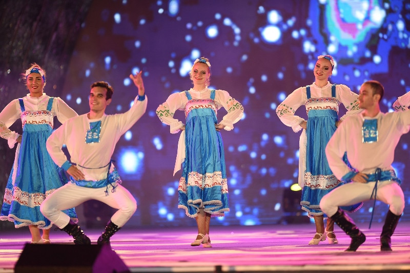 Liên khúc dân vũ đặc sắc của các nghệ sĩ đoàn nghệ thuật Nga.