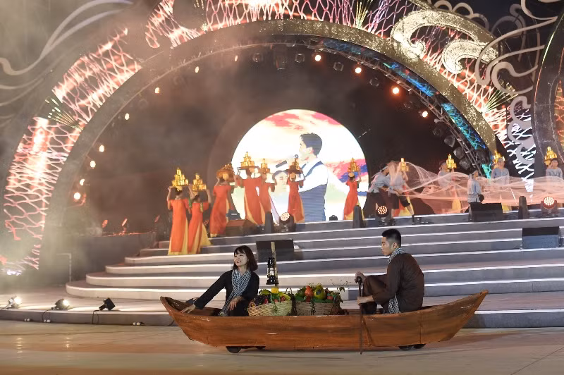 Miền Nam sông nước thân thuộc.