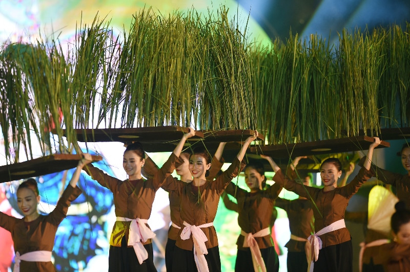 Tiết mục dân ca Bắc Bộ được dàn dựng công phu, hấp dẫn.