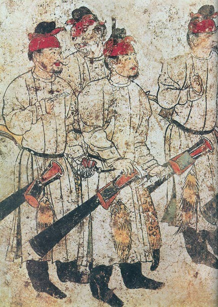 Hình tượng binh sĩ được khắc họa trên bức tranh tường bên trong ngôi mộ của Lý Hiện – con trai của viên tướng Diêm Thức Vi, sau này bị chịu cảnh đày ai – năm 706, hiện được trưng bày tại Càn lăng. Ảnh: Public Domain