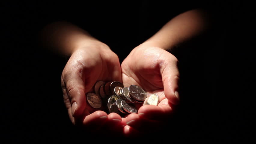  Dị ứng tiền xu: Nếu bàn tay nổi vệt đỏ đau, ngứa sau khi cầm tiền xu, có thể bạn bị dị ứng với kền có trong vật thể này. Kền thường được kết hợp với các kim loại khác để chế tác đồng xu, trang sức, khóa kéo... Cách tốt nhất để tránh loại dị ứng này là hạn chế tiếp xúc với các vật bằng kim loại. Ảnh: Steemit.