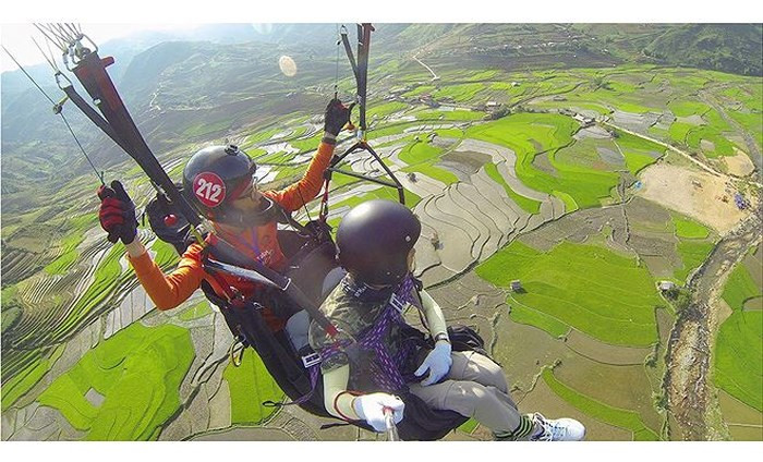 Nếu được ngắm ruộng bậc thang ở Mù Cang Chải vào “mùa nước đổ” từ kinh khí cầu thì không còn gì bằng (Ảnh Internet).