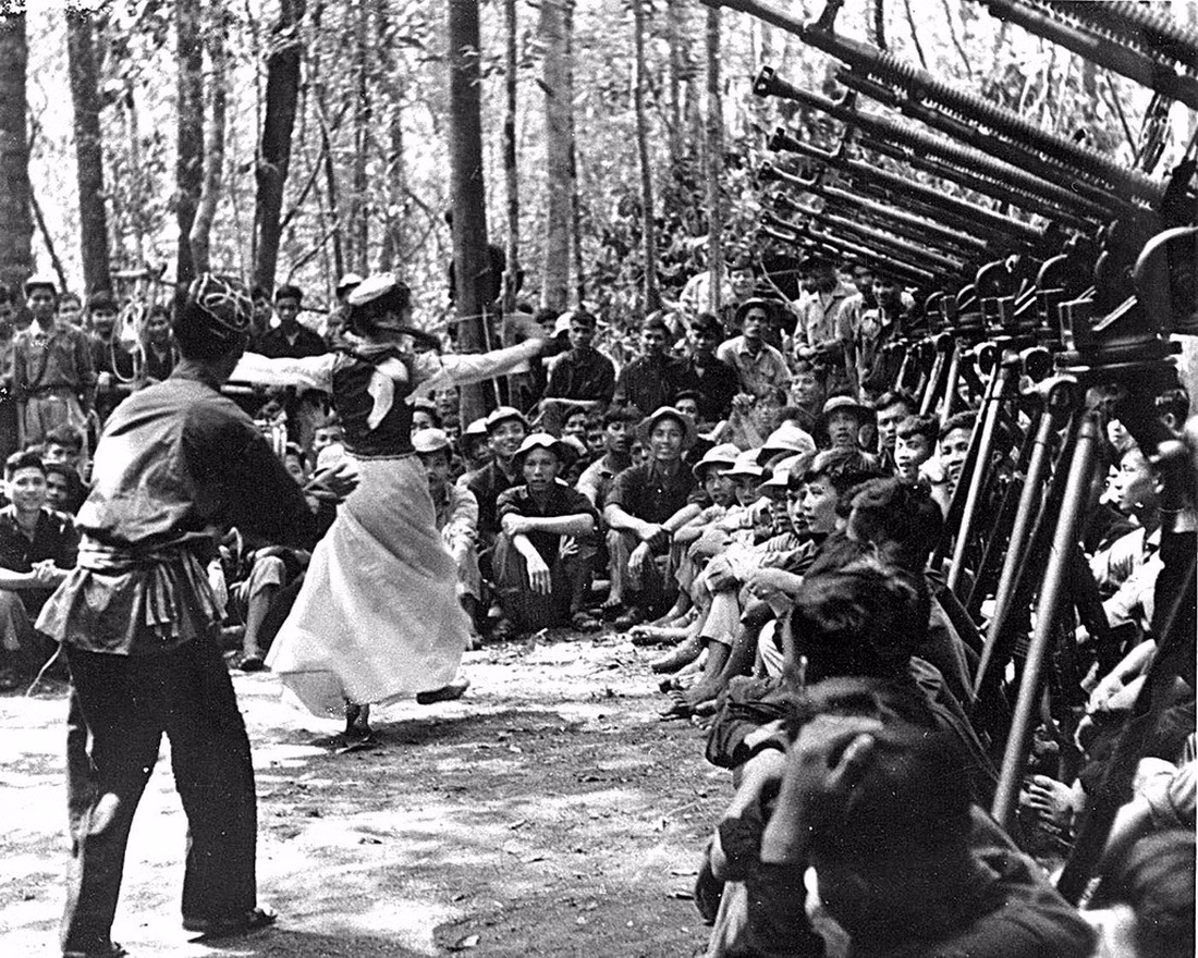 Biểu diễn văn nghệ