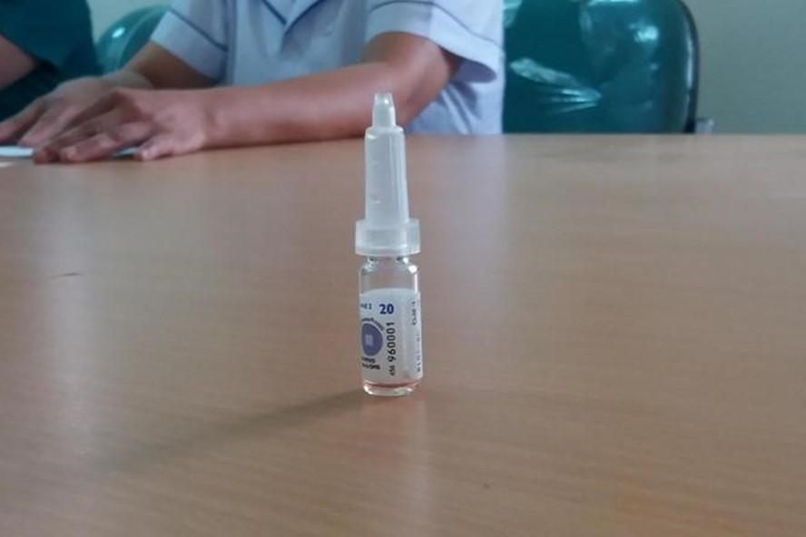 Lọ thuốc vắc-xin y tá "lỡ tay" cho cháu bé 3 tuổi uống hết.