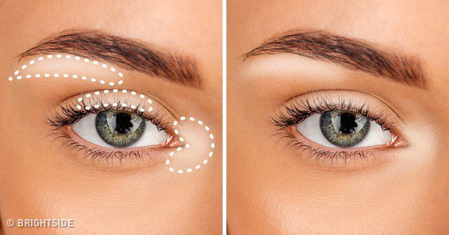  7. Làm nổi bật đôi mắt với phấn highlight Nếu bạn trông mệt mỏi, thiếu sức sống thì thủ thuật này sẽ giúp bạn trông rạng rỡ, sáng sủa hơn. Đánh một ít phấn highlight dưới lông mày, sử dụng bút kẻ mắt màu trắng tô lên vùng giữa mí mắt và ngay cạnh khóe mắt cạnh mũi. Khuôn mặt bạn sẽ sáng bừng lên trông thấy.