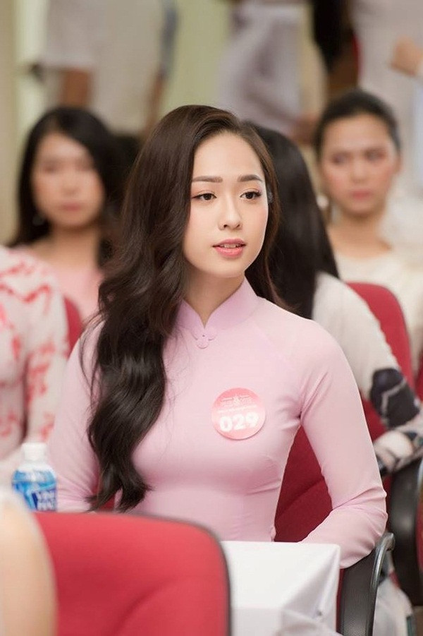 Cận cảnh dung mạo xinh đẹp của 9x.