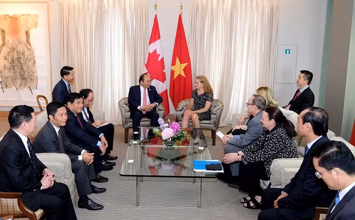 Thủ tướng nhấn mạnh mối quan hệ truyền thống giữa Việt Nam và Canada, khẳng định luôn coi trọng và mong muốn tăng cường hơn nữa quan hệ Đối tác toàn diện với Canada vì lợi ích của mỗi nước, vì hòa bình, ổn định, hợp tác và phát triển ở hai khu vực và trên thế giới.