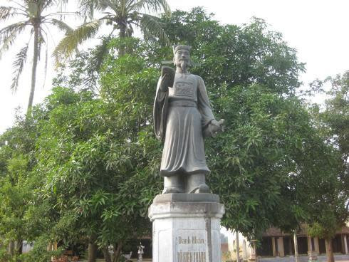 Tượng Tô Hiến Thành.