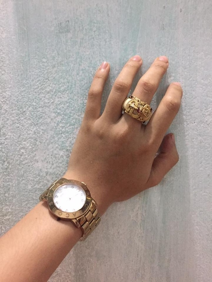 Đồng hồ bạc tỷ, nhẫn tiền triệu... Tổng giá trị: Đồ đi mượn.