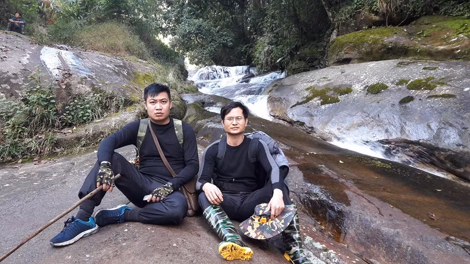 Leo núi là cực hình, tra tấn thể lực, nhưng mỗi khi dừng chân bên suối nguồn, bao mệt mỏi của chặng đường dài bỗng tan biến.